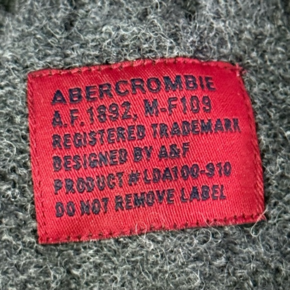 Abercrombie & Fitch 100% Wool Shetland Sweater - Picture 4 of 4